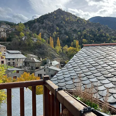 בקתה Cal Gano, 3-story Stone & Wood Mountain Retreat Llo