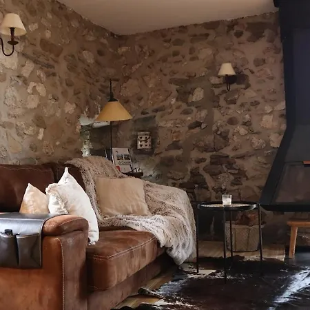 Cal Gano, 3-story Stone & Wood Mountain Retreat בקתה *