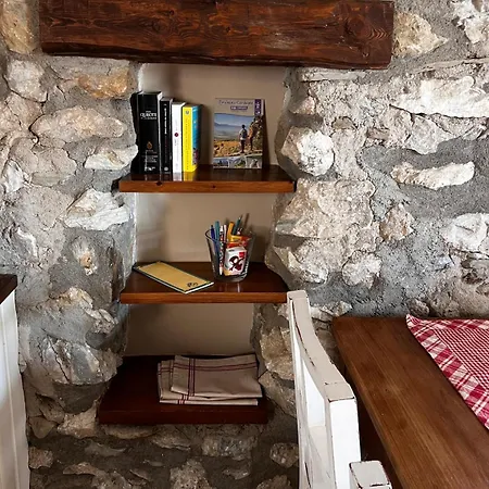 Cal Gano, 3-story Stone & Wood Mountain Retreat בקתה Llo