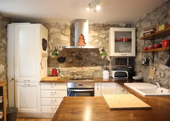 Chalet Cal Gano, 3-story Stone & Wood Mountain Retreat *